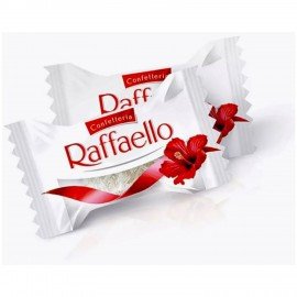 Конфеты RAFFAELLO с цельным миндальным орехом в кокосовой стружке 240 г, 9020000000995